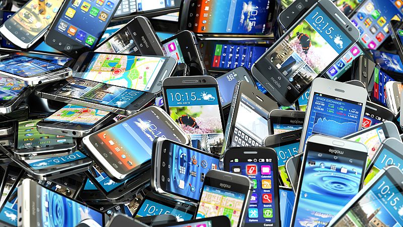 Más cerca - El Mobile cierra sus puertas - Escuchar ahora