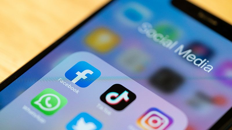 Más cerca - Pros y contras del uso creciente de las redes sociales - Escuchar ahora