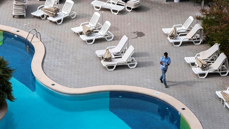 14 horas - Los hoteles prevén un verano de altibajos y piden cambiar los criterios de vacunación - Escuchar ahora 