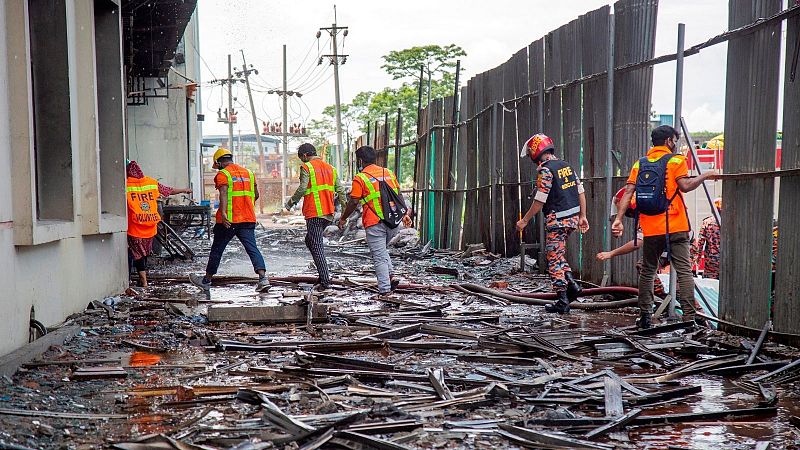 14 horas - Incendio en Bangladesh: "Las marcas deben hacerse responsables de las fábricas que subcontratan"