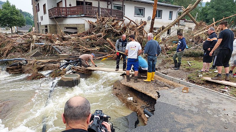 14 horas Fin de Semana - Las inundaciones en Alemania dejan varios pueblos incomunicados - Escuchar ahora