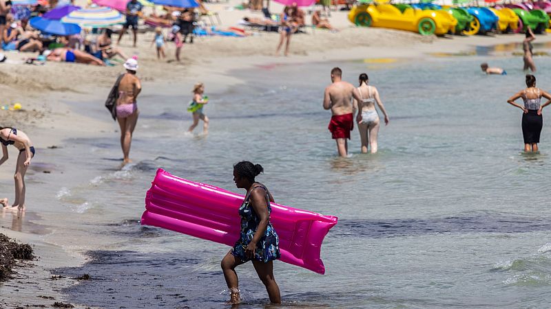 España a las 8 Fin de Semana - Segundo verano en pandemia con inquietud en el sector turístico - Escuchar ahora