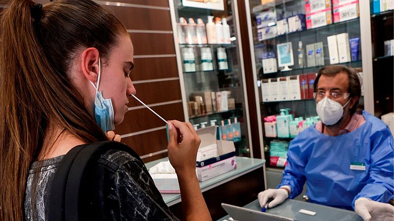24 horas - ¿Tests de autodiagnóstico? Responden a los farmacéuticos - Escuchar ahora