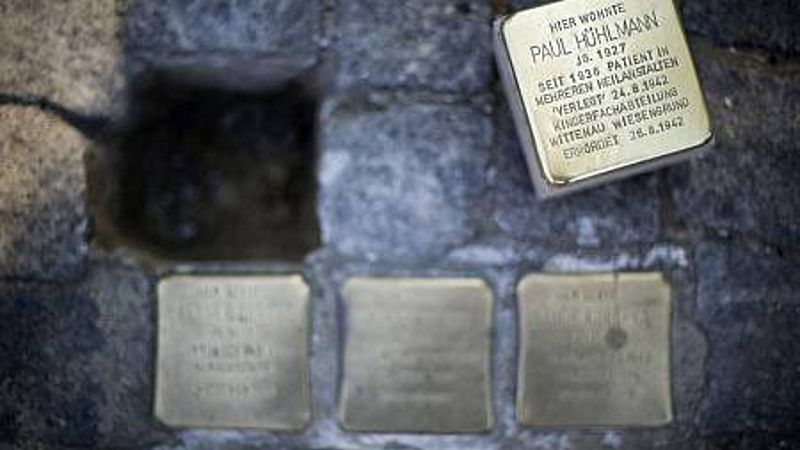 Reportajes 5 Continentes - Los Stolpersteine, para recordar las víctimas de la barbarie - Escuchar ahora