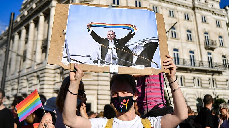 24 horas - Viktor Orban quiere someter a referéndum la ley contra el colectivo LGTBI - Escuchar ahora