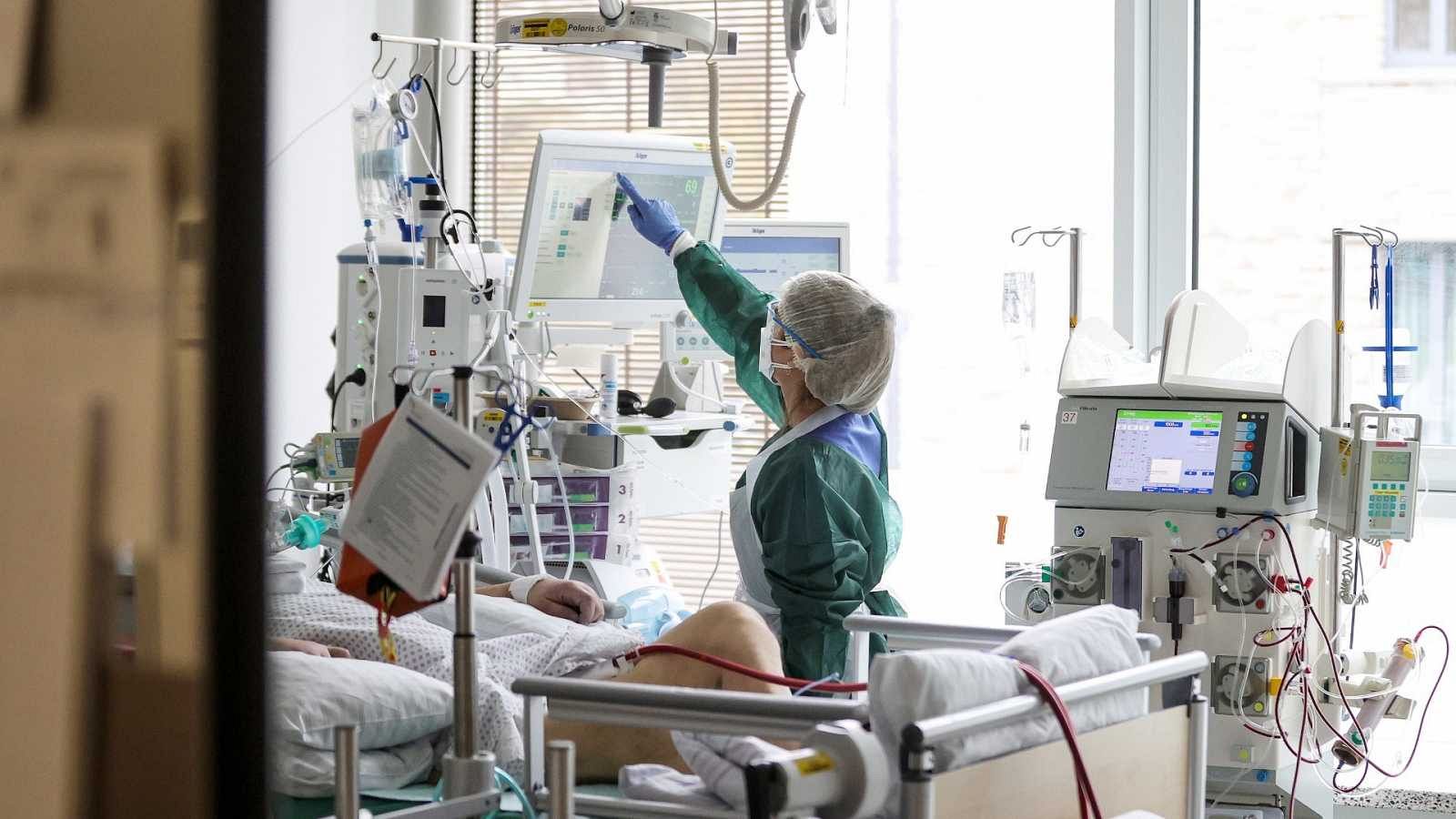 Els hospitals tanquen prop de deu mil llits durant l'estiu tot i la pandèmia