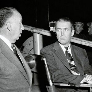 Secretos de rodaje - Secretos de rodaje - Curiosidades de 'Los Pájaros' de Alfred Hitchcock - Escuchar ahora