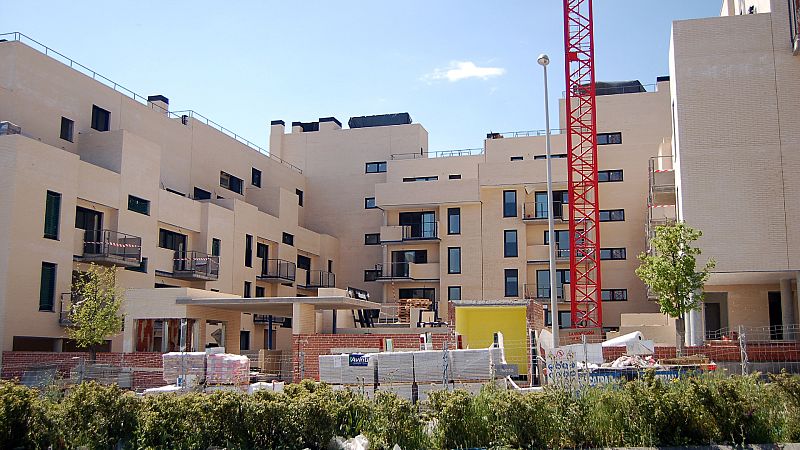 Las mañanas de RNE con Íñigo Alfonso - 'La España de las piscinas': cómo el urbanismo condiciona nuestra ideología - Escuchar ahora