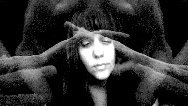 Resonancias - Violent Vickie - Escuchar ahora