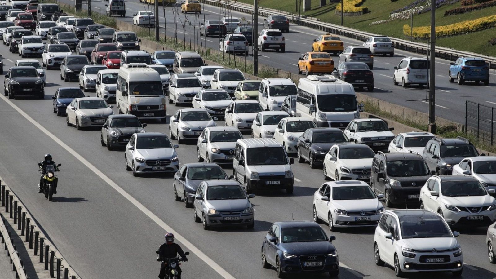 Las mañanas de RNE - Tráfico prevé 6,6 millones de desplazamientos este puente del 15 de agosto - Escuchar ahora