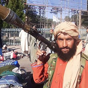 Crónica internacional - Crónica internacional - Los talibanes toman Kandahar y Herat en Afganistán - Escuchar ahora
