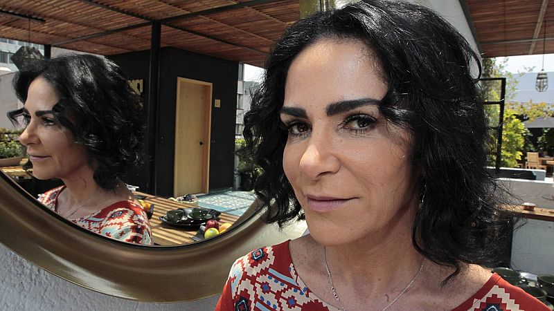 24 horas - El Cuarto De Atrás - Lydia Cacho, periodista: "Me decían que los DD.HH. y el feminismo eran una payasada... pero resistí" - Escuchar ahora