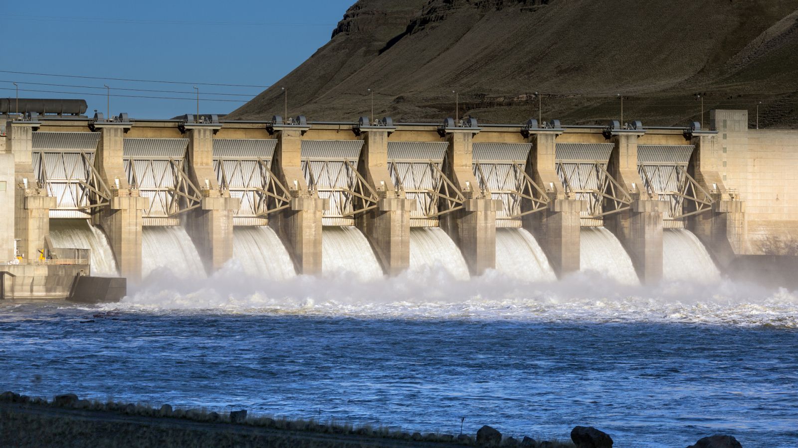 24 horas - La luz, por las nubes y los embalses en el punto de mira - Escuchar ahora