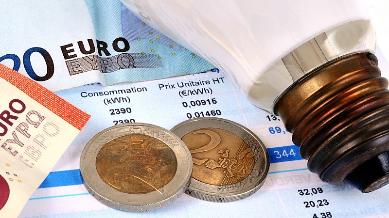 España a las 8 Fin de Semana - Agosto, camino de convertirse en el mes con la luz más cara de la historia - Escuchar ahora