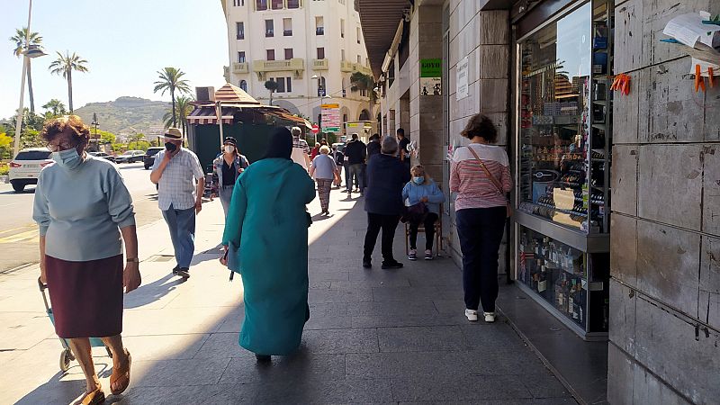 España a las 8 Fin de Semana - Solidaridad e incertidumbre en las calles de Ceuta - Escuchar ahora