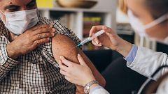 Por tres razones - La tercera dosis: ¿Para cuándo y para quién?