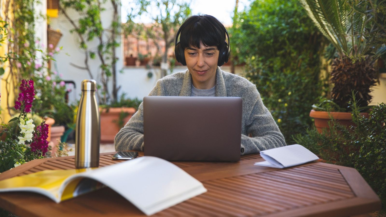Más cerca - Teletrabajo sí, pero no de emergencia - Escuchar ahora 