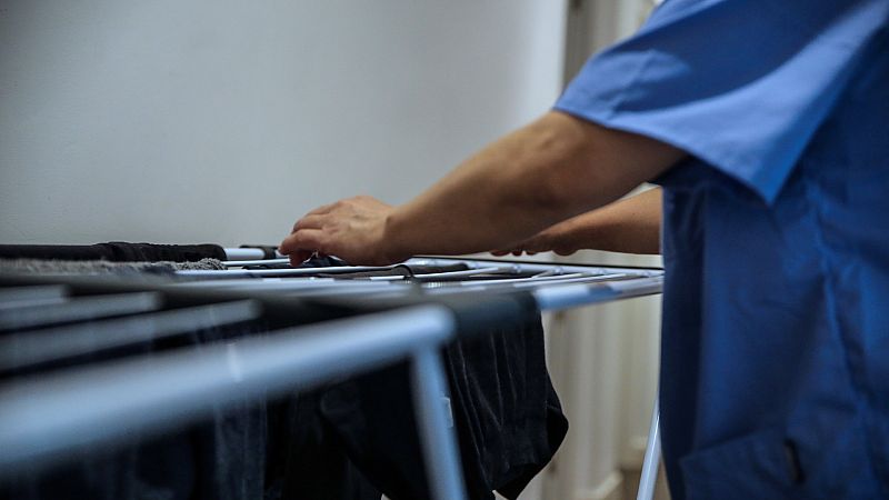 España a las 8 Fin de Semana - Las trabajadoras del hogar urgen la ratificación del convenio internacional: "Necesitamos un salario digno que nos garantice una vida digna" - Escuchar ahora