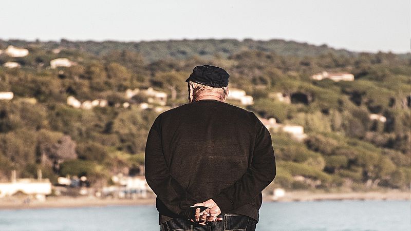 Cómo afecta la soledad a la salud mental de los mayores