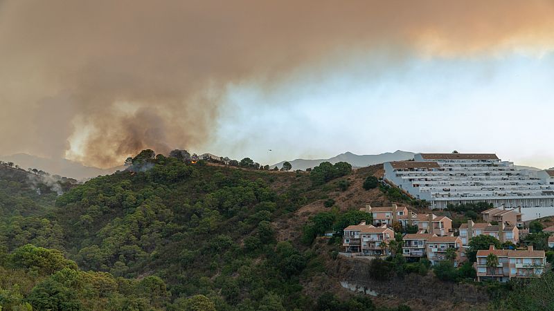 Crónica de Andalucía - El incendio de Málaga afecta a un perímetro de 2.200 ha - Escuchar ahora