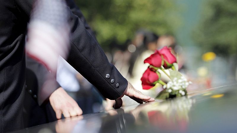 España a las 8 Fin de Semana - Las consecuencias psicológicas del 11-S: "20 años después todavía tratamos con esas cicatrices" - Escuchar ahora