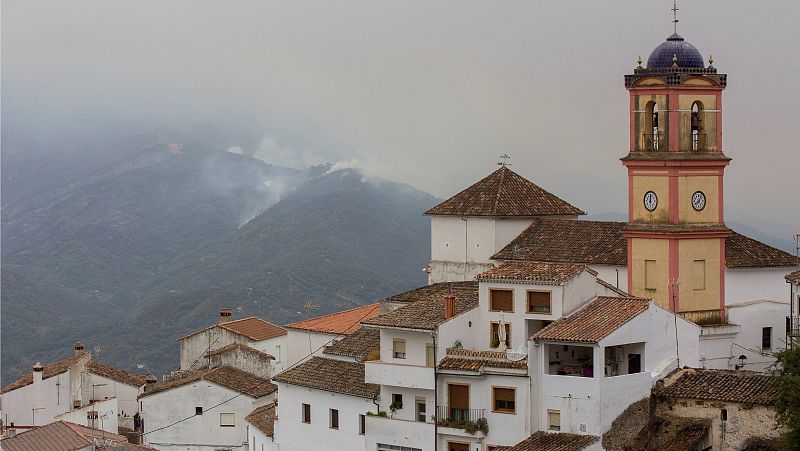 Las mañanas de RNE con Íñigo Alfonso - Sierra Bermeja: los factores que alimentaron el incendio - Escuchar ahora