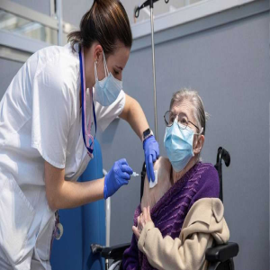 Cuaderno mayor - Cuaderno mayor - ¿Necesitan los mayores una tercera dosis de la vacuna? - 14/09/21 - Escuchar ahora