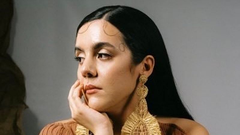 Escenario Principal - Valeria Castro y Chiquita - Escuchar ahora