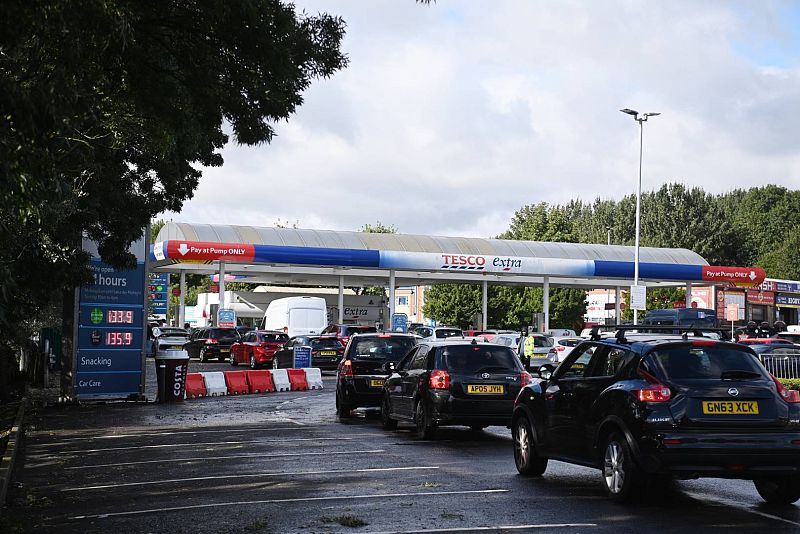 Cinco Continentes - Los problemas de suministro de combustible en el Reino Unido - Escuchar ahora