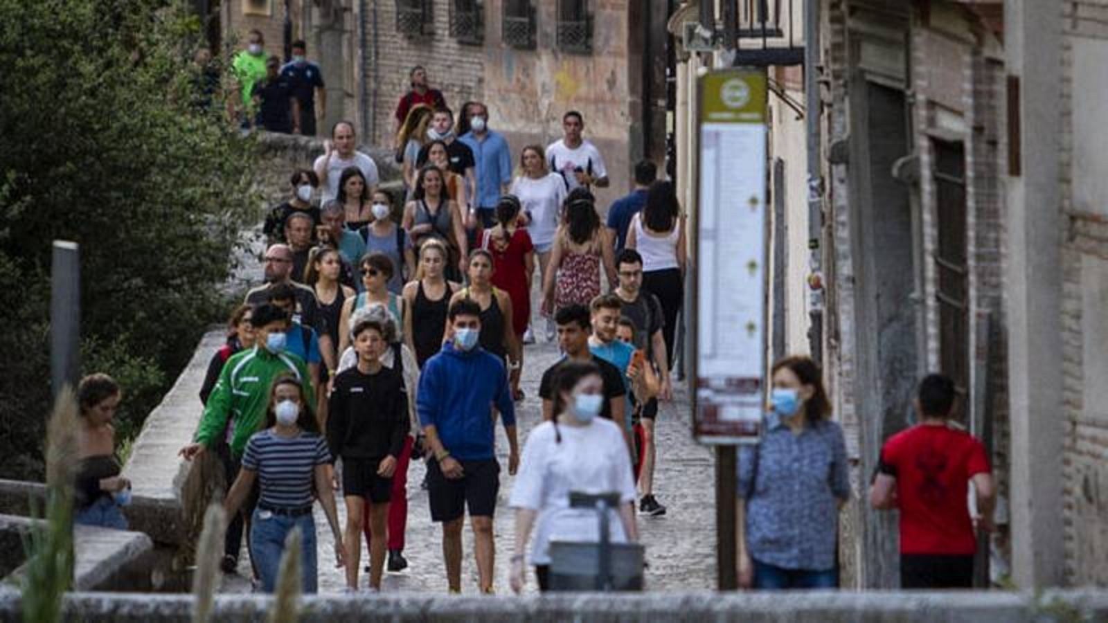 Las mañanas de RNE con Íñigo Alfonso - Informe Juventud y Género: "Vemos porcentajes terribles de mujeres que dicen que les humillan y les pegan" - Escuchar ahora