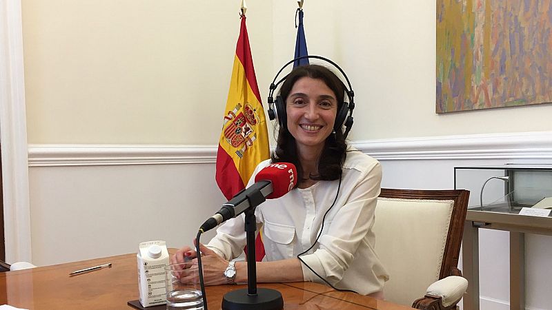 Por tres razones - Pilar Llop: "La prostitución no cabe en una sociedad democrática" - Escuchar ahora