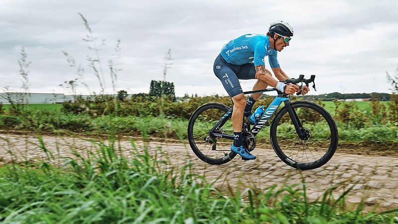 Iván García Cortina: "Aspiro a todo en la París-Roubaix"