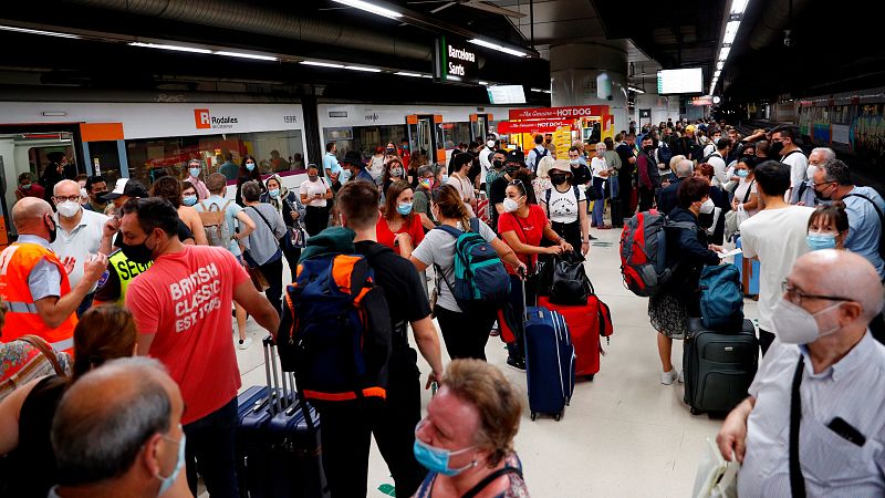 14 horas - Retrasos y aglomeraciones por la segunda jornada de huelga en Renfe - Escuchar ahora