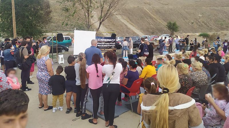 14 horas fin de semana - Un año sin luz en la Cañada Real - Escuchar ahora 