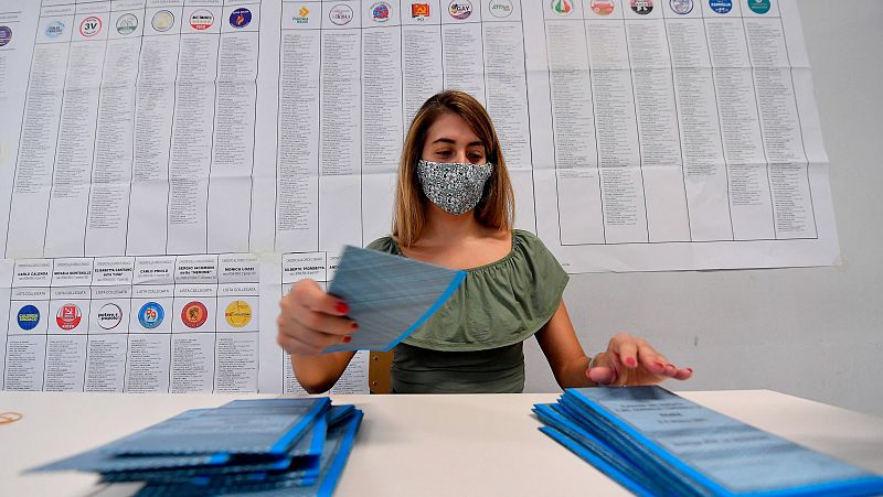 España a las 8 Fin de semana - El M5S se la juega en las elecciones municipales italianas