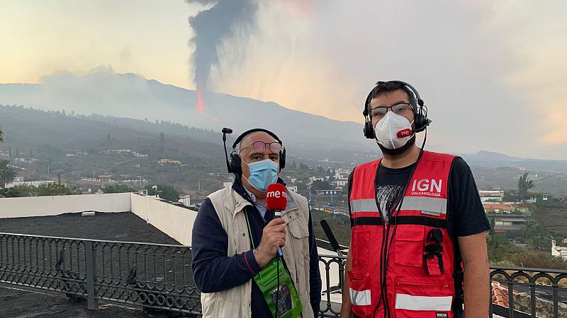 Boletines RNE - IGN: "La colada sigue saliendo por la misma posición" - Escuchar ahora