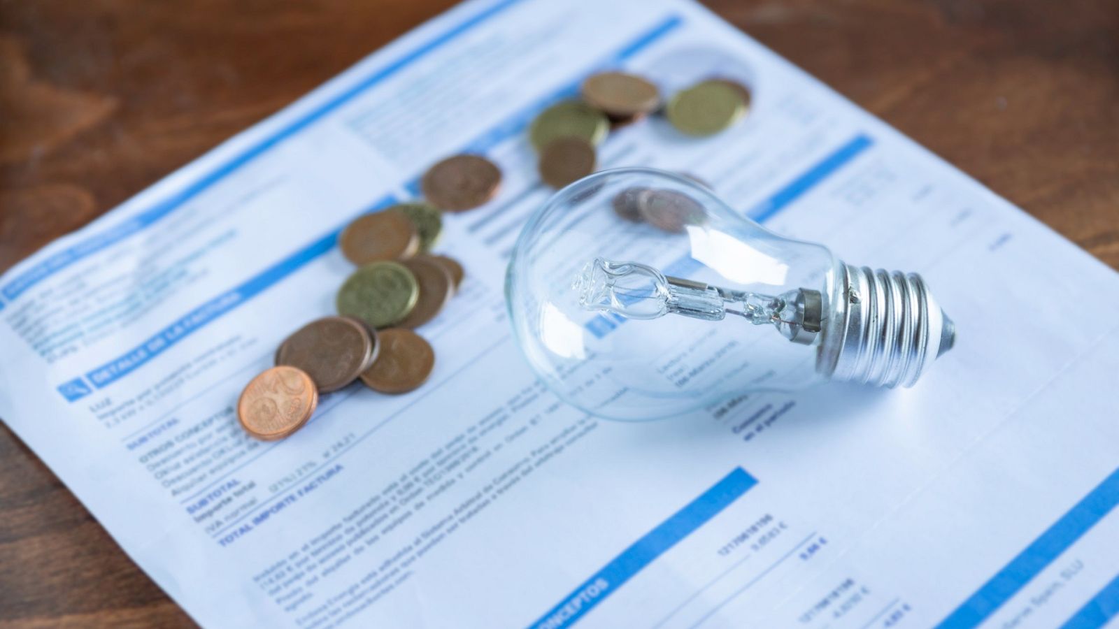 Las mañanas de RNE con Íñigo Alfonso - Empresas eléctricas: "Nos sentimos los señalados, pero nos dedicamos a generar, transportar y vender la electricidad de la manera más eficiente" - Escuchar ahora 