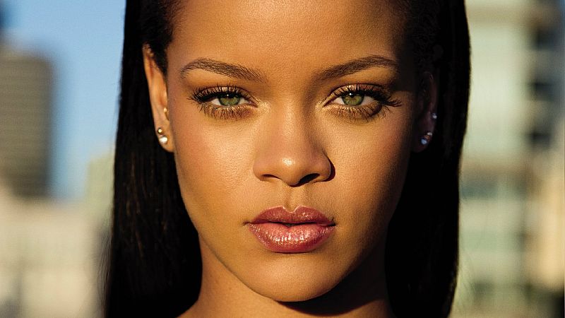 Rebobinando - Rihanna, 'Please dont stop the music' - 04/10/21 - Escuchar ahora
