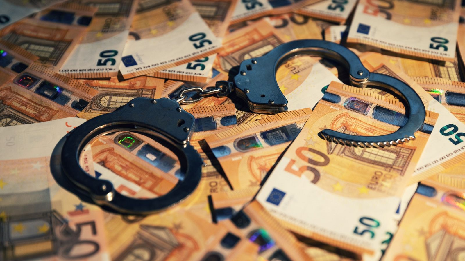 Más cerca - Posibles consecuencias penales de los "papeles de Pandora" - Escuchar ahora