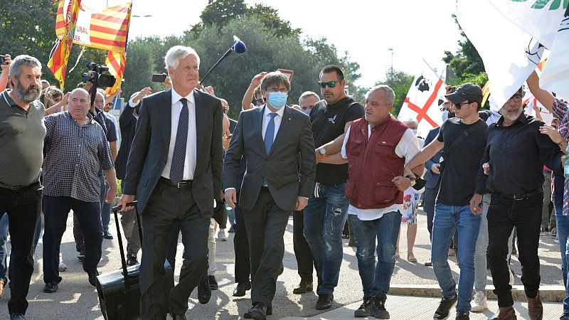 Boletines RNE -  La justicia italiana suspende el proceso de extradición de Puigdemont a España - Escuchar ahora