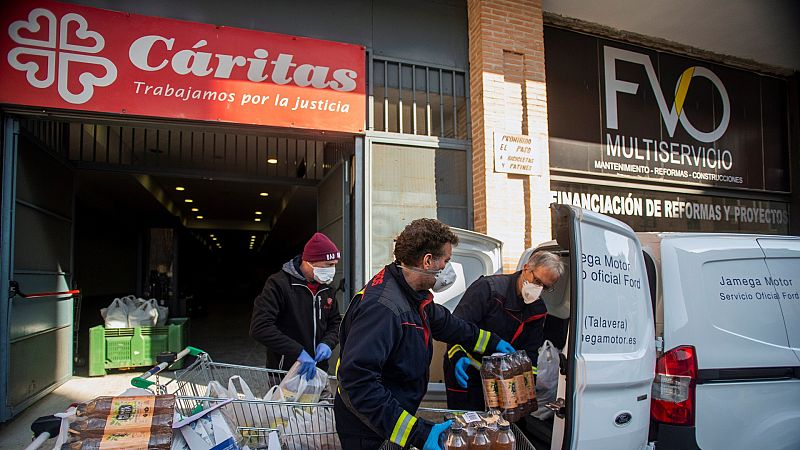 Boletines RNE - El Covid aumenta el número de familias pobres - Escuchar ahora 