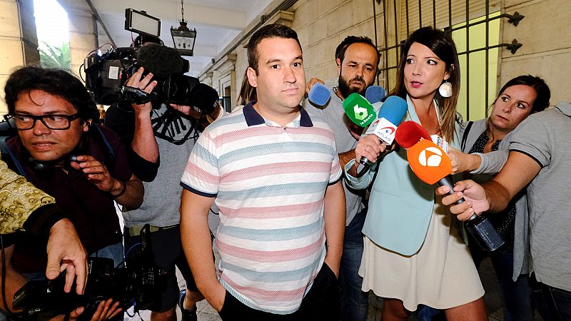 Boletines RNE - 'El Prenda' reconoce la violación de 'La Manada' y pide perdón a la víctima - Escuchar ahora 