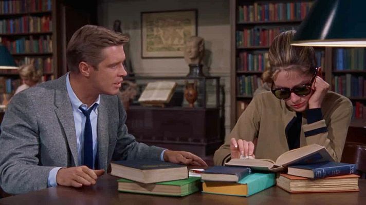 La hora azul - Desayuno con diamantes (1961) - 07/10/21 - escuchar ahora