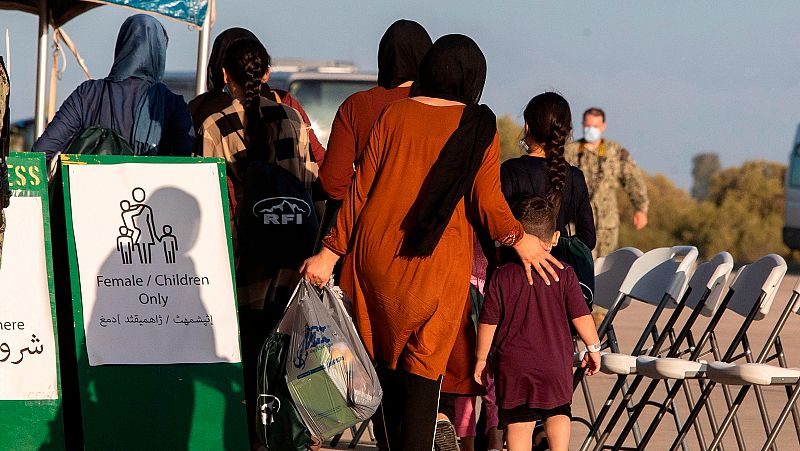 24 Horas Fin de Semana - El reencuentro de Karwan con su familia tras huir de Afganistán - Escuchar ahora