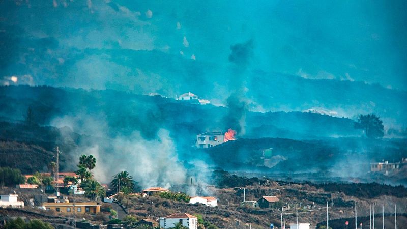 24 horas Fin de Semana - Volcán Cumbre Vieja: tres semanas de lava, miedo e incertidumbre - Escuchar ahora