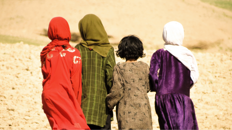 Más cerca - Las niñas afganas, las víctimas más débiles del conflicto - Escuchar ahora