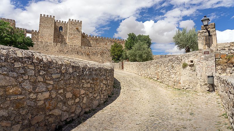 Más Cerca - Cáceres está lista para rodar Juego de Tronos - Escuchar ahora 