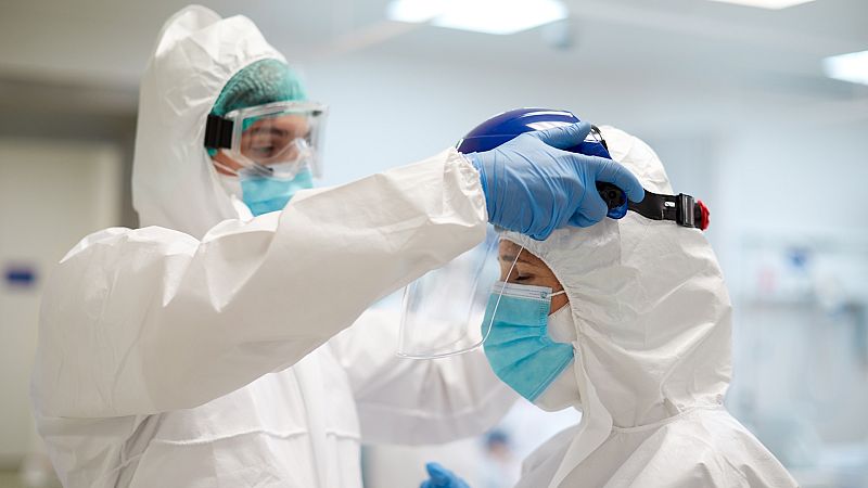 24 horas - Médicos, profesores, UME: tres pilares de España en 2021 - Escuchar ahora