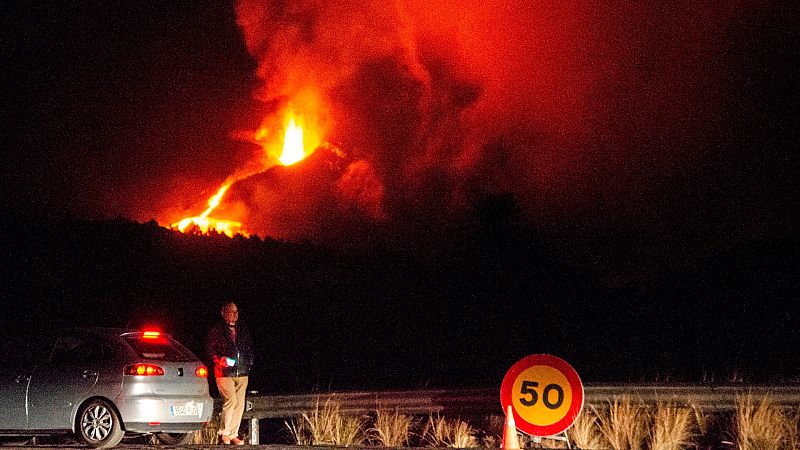 14 horas - Nuevas evacuaciones tras 26 días de erupción - Escuchar ahora 