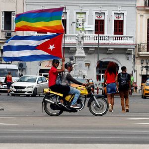 Reportajes 5 continentes - Reportajes 5 continentes - Cuba abre la puerta al matrimonio homosexual - Escuchar ahora